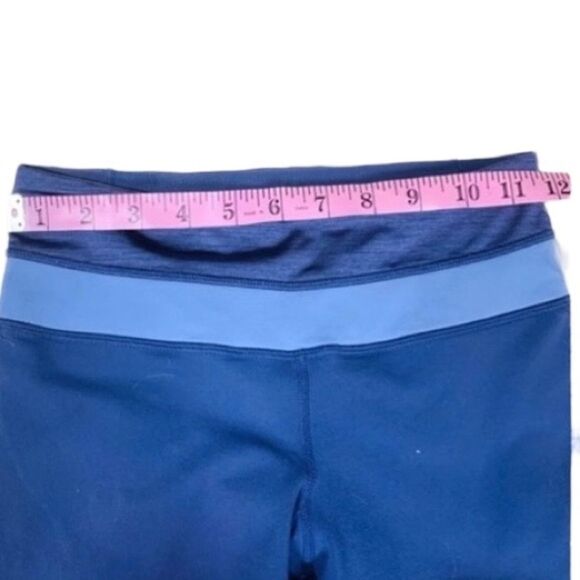 10/$25🦋 Lululemon Blue/Purple Capris - Size 2 - Picture 6 of 10